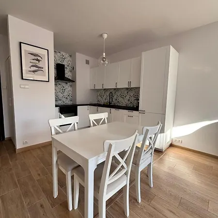 Apartment Branickiego 11 *